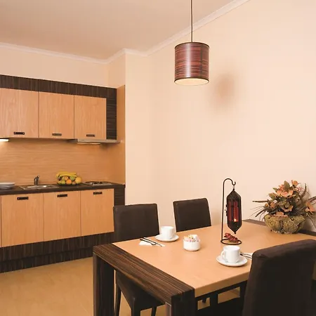 Majestic Aparthotel 4*