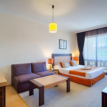 Апартхотел Majestic 4*