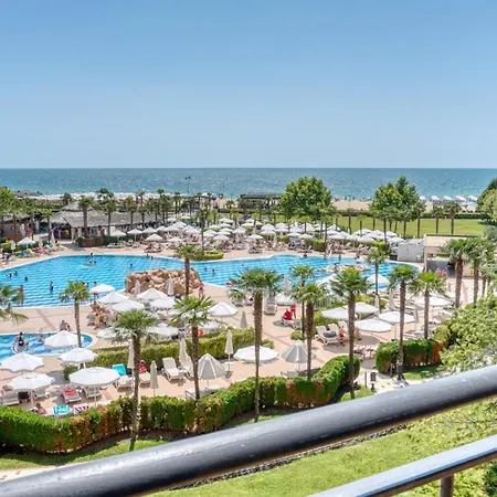 Апартхотел Majestic