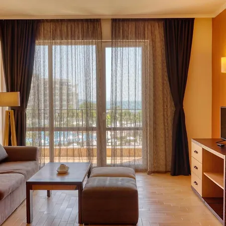 Majestic Aparthotel 4*