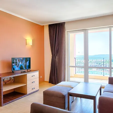 Majestic Aparthotel Sluneční pobřeží