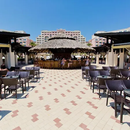 Aparthotel Majestic 4*